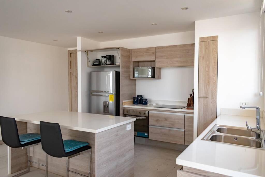 M3 Lujoso Y Comodo Departamento Con Playa 2 Piscinas Cancha De Tenis Jacuzzi Seguridad 24 Horas Manta Ngoại thất bức ảnh
